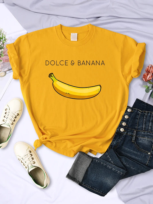 Camiseta de manga corta con estampado de anime de Dolce banana para mujer