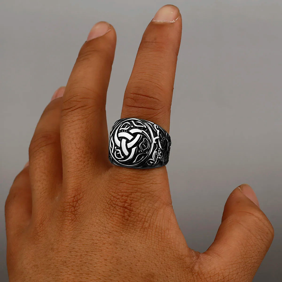 Anillo de Acero Inoxidable Vikingo Dragón Runa Hombres Moda Vikinga Anillo Templamento Hip-hop Calle Motocicleta Joyería Masculina